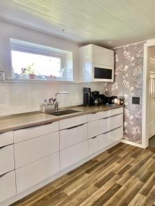 Lovely holiday house by a beautiful lake!