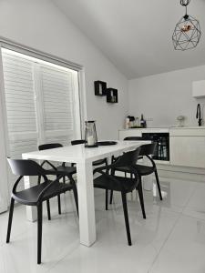 Nada Apartment, Uvala Koramaslinova, Brač