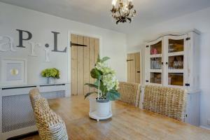 April Cottage by Winterton Cottages