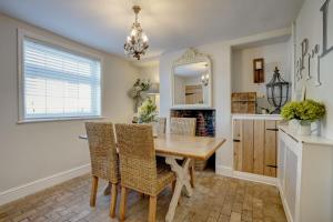 April Cottage by Winterton Cottages