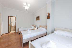 The Old-Clock Apartment by PikHost