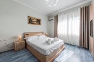 The Old-Clock Apartment by PikHost