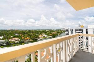 1505- Downtown Miami Bay View Retreat with 1BR & 1BA