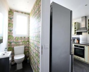 Stylish Apt close to RER, 10min by RER to Arc de Triomphe