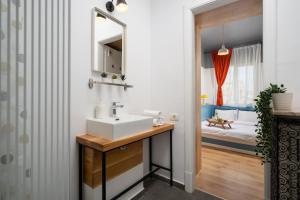 Downtown by Urbanesq