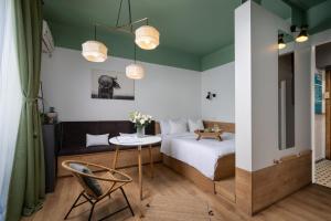 Downtown by Urbanesq