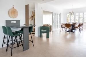 Villa Las Palmitas - Sea Views - Private Pool - Hot Tub - Table Tennis