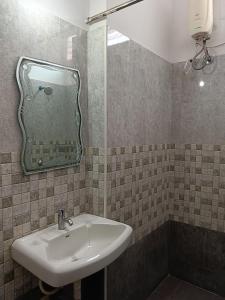 GAYATHRI HEIGHTS SERVICED APARTMENTS & APARTMENT HOTEL In HYDERABAD