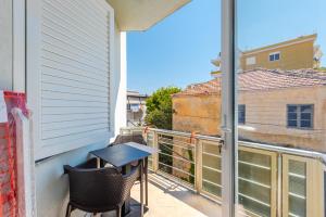 Modern Mirage Apartment