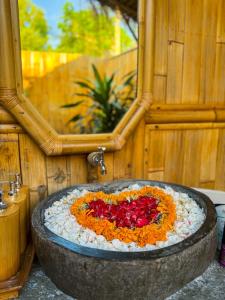 Bungalow nhìn ra Vườn (Bungalow Garden View)