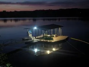 Makin MEMORIES: with Dock/Hot Tub/Cable Internet - 卡尔曼