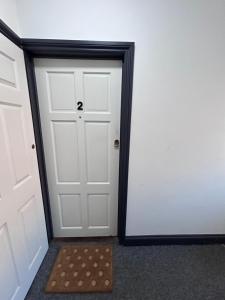 Modern Southampton Dockside Stay - 2 Bedrooms - Wi-Fi & Parking