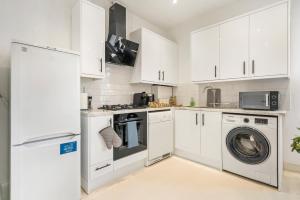 London Wembley Luxury Stay 2BR Apartment next to stadium with Free Parking