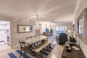 1055-206 High-Rise Luxury 75 Yards From the Shore