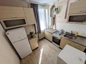 Квартира на Вулиці Надіїї Алексєєнко 40Б Центр Вокзал Лікарня Швидка Госпіталь Робоча Руднєва - 卡缅斯科耶