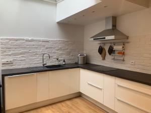 Maisons de vacances Normandy cherie : Maison 4 Chambres