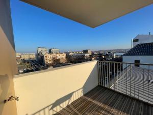 Studio harmonieusement aménagé avec parking et terrasse vers la cité du vin