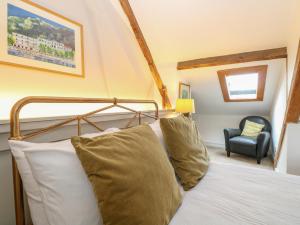 Apartment 4 Chameleon House