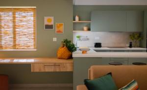 Contemporary style terraced apt in SPB by Homely