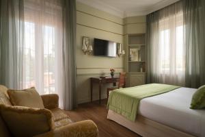 Double Room with Balcony room in Hotel Degli Aranci