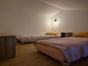 Maisons de vacances Gite Pamproux 79 : photos des chambres