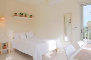 Estudio con vista al mar