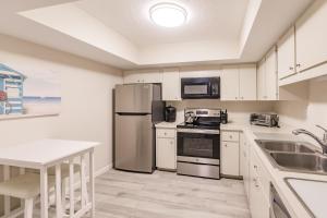 1055-506 5th Floor Coastal Escape