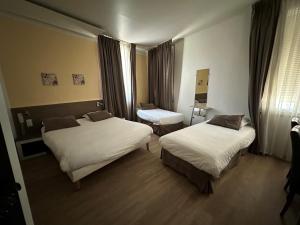 Hotels KYRIAD ORANGE Centre Ville - HOTEL & RESTAURANT & BAR - La Galerie d'Art des Princes - Provence Alpes Cote d'Azur - France - Proche A7-A9 - exit21- Chateauneuf-du-Pape Avignon Bollene Nimes - 24h-24h : photos des chambres