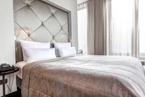 Junior Suite room in COSMO Hotel Berlin Mitte