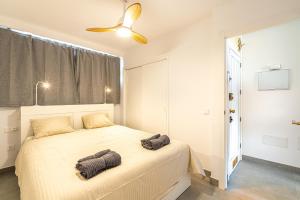 Modern Renovated Apartment with Terrace in Playa de las Americas