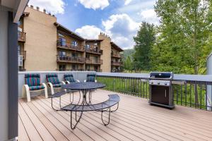 13 Liftside townhouse