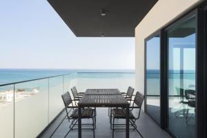 Terracos de Quarteira -Luxury Duplex Penthouse 3BR Best View, 50m from Beach