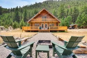 Riverfront Montana Log Cabin with Mountain Views! - Melrose