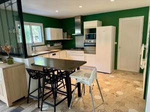 Villas La villa des Epicuriens - Ares - Bassin d-Arcachon : photos des chambres