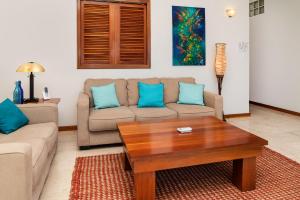 Residences at Barrier Reef 10-3A Oceanfront 2 BR by Stay Floreo