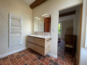 Maisons de vacances Le Prieure Saint Pierre, gites et chambres d-hotes dans un parc classe : Chambre Double - Vue sur Parc