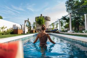 HERITAGE VILLA SPINDLER by DuHomes