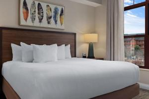 Beautiful Resort in Great Smokies Lodge 1BD Deluxe near Hillside Winery