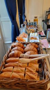 B&B / Chambres d'hotes Chateau de l Aviette - Rancennes : photos des chambres