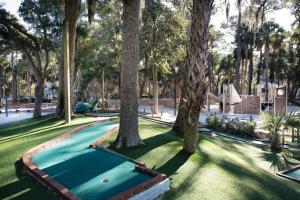 Beautiful Resort in Ocean Ridge 2BD near at Botany Bay