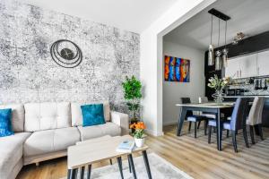 Prime Spot for 5 Full Kitchen Wi-Fi AC