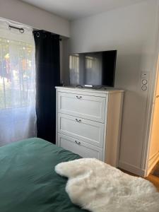 Studio indépendant à proximité Aéroport Orly et ligne 14