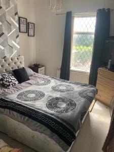 Comfy 3 Bed home in Walsall Perfect for a Getaway