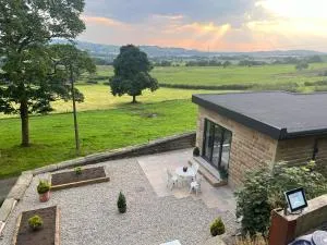 Priestleys Retreat - Oswaldtwistle