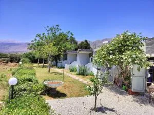 勒达基斯公寓式酒店 - 弗朗哥卡斯特隆