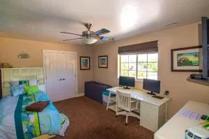 Tacit Shadow Resort Paradise Deluxe Suite, Gym, Coffee Bar, Hot-Tub, Free Laundry, Food Available - بيفر