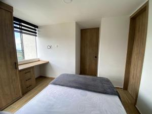 Apartamento nuevo en conjunto, Picina y Jacuzzi comunal - Parqueadero Privado