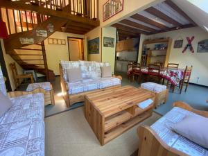 Grand duplex avec 3 chambres à deux pas de Saint-Lary