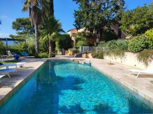 Villas Superbe villa Calista classee 5 Etoiles pour 10 personnes avec piscine vue mer, proche des plages et du Circuit du Castellet Paul Ricard : photos des chambres