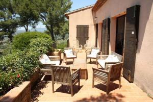 Villas Superbe villa Calista classee 5 Etoiles pour 10 personnes avec piscine vue mer, proche des plages et du Circuit du Castellet Paul Ricard : photos des chambres